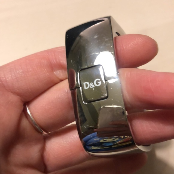 Silver D&G Dolce and Gabbana Bangle Watch - Picture 4 of 9